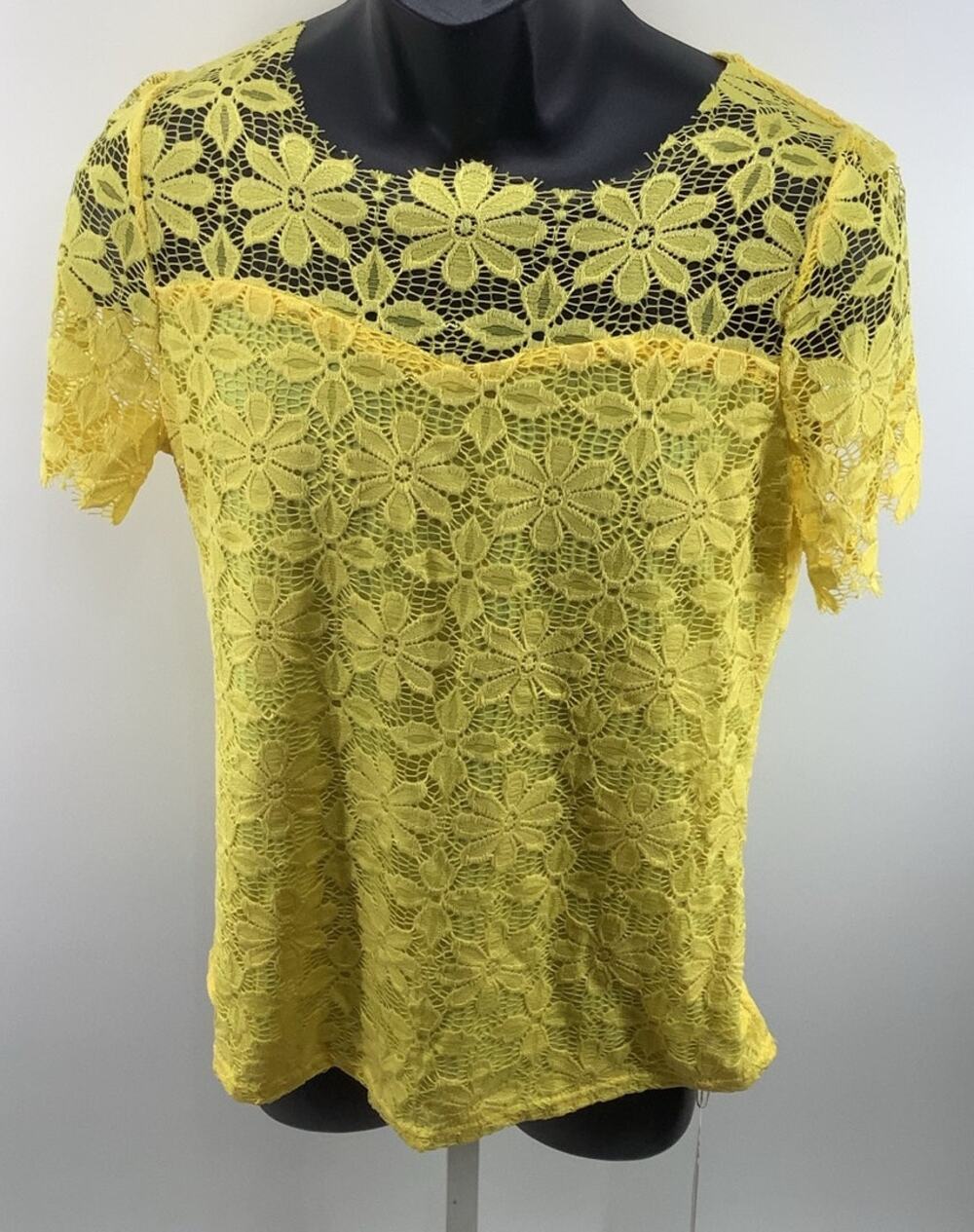 NWT YiBoEr Yellow Floral Lace Top Short Sleeve Lined Blouse Womens M L 18x26